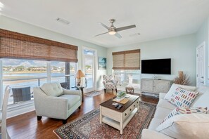 Smart TV - "Seaside Bliss: Waterfront Villa Just Steps from the Beach" (Destin)