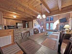 Dining - Holly View Large Multi-Level Living Cabin Close to Town with Gorgeous Views (Bryson City)