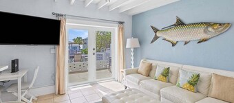 Marlin Manor~ Waterfront Home 2min to Open Ocean!