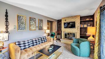 Smart TV, fireplace, video games, books