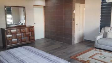 3 bedrooms, desk, free WiFi