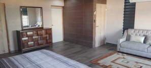 3 chambres, bureau, Wi-Fi gratuit