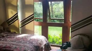 4 bedrooms, WiFi, bed sheets