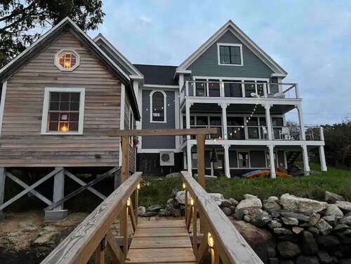 The Sea Eagle - Luxury 5 BR Waterfront Home in Boothbay Harbor with Dock & Sauna