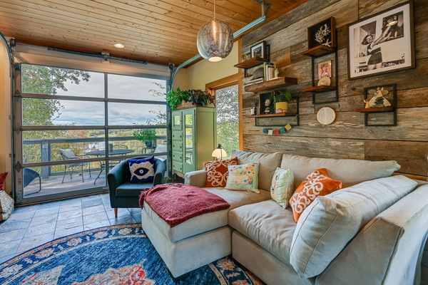 East Bend Vacation Rental | Studio | 1BA | 900 Sq Ft | 1 Minor Step to Enter