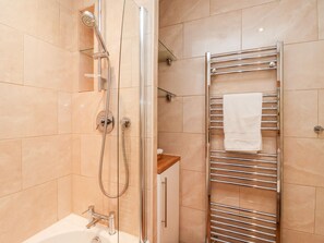 Shower - 6 Granary Court (York)