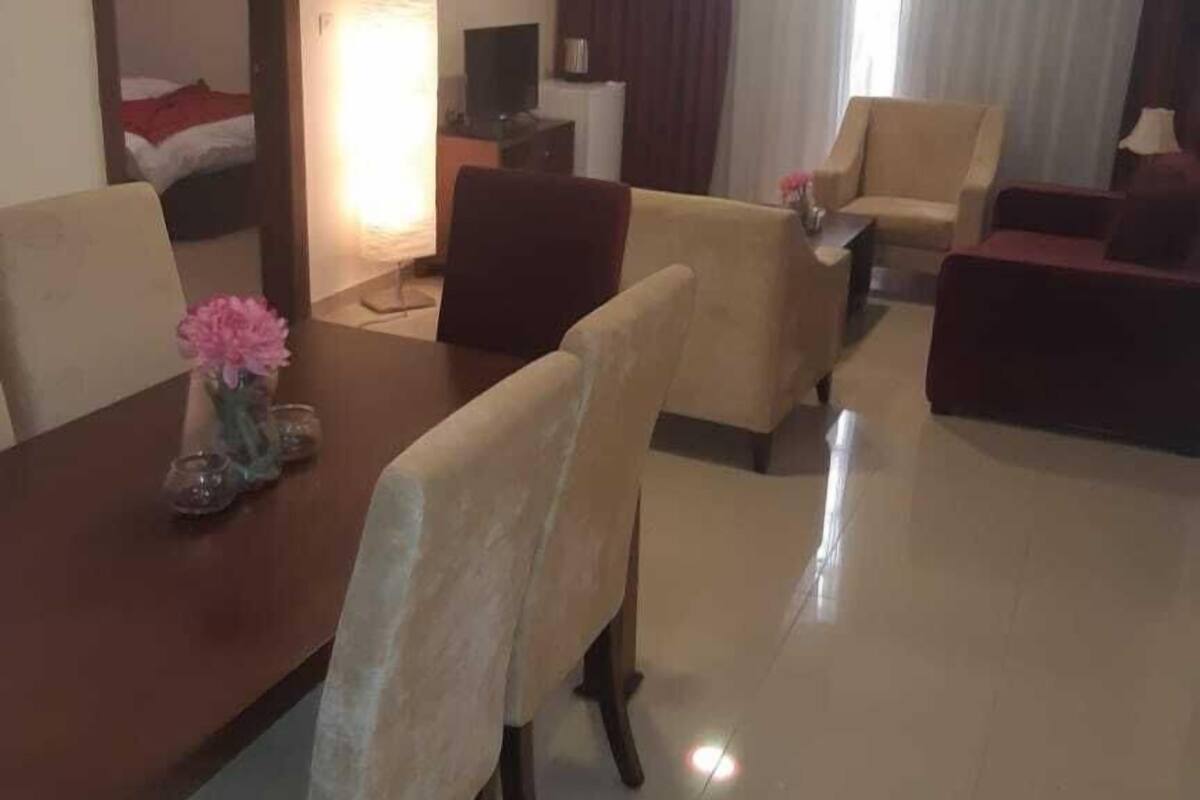 City Triple Room | Living area
