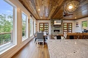 Dining - Alta Valley View! Secluded 4BR with Mt. views (Broken Bow)