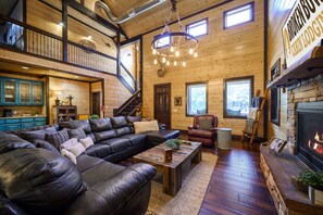 TV, caminetto, videogiochi