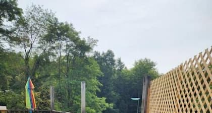 3 bed/2 bath riverside cabin
