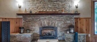 Foxtail Cottage - Footsteps from Downtown