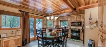 Foxtail Cottage - Footsteps from Downtown