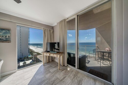 Tidewater 918, Amazing Corner Views, FREE Golf & Tix, Pools, Gym & Pier Park!