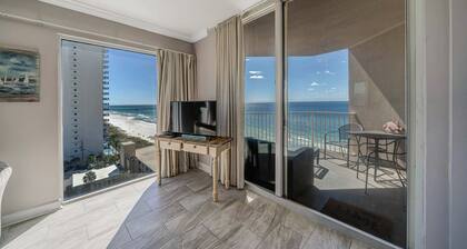 Tidewater 918, Amazing Corner Views, FREE Golf & Tix, Pools, Gym & Pier Park!