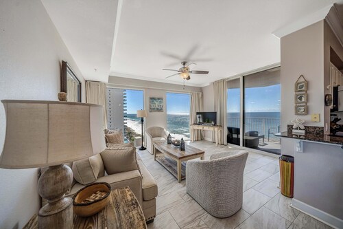 Tidewater 918, Amazing Corner Views, FREE Golf&Perks, Pools, Gym & Pier Park!