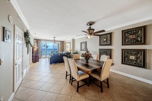 Dining - Ocean Reef 809, Heated Indoor & Outdoor Pools, Hot Tub, FREE Daily Golf & Tix (Panama City Beach)