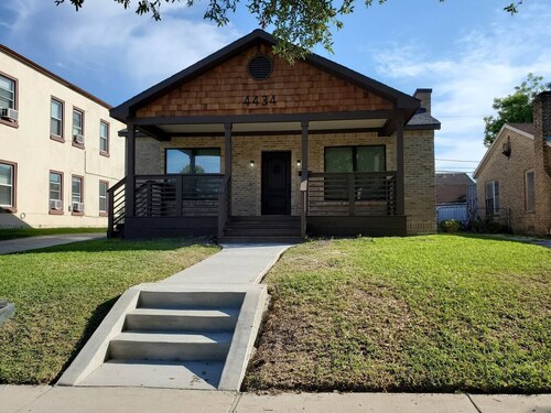 2BR Luxury EADO House! Medical Center, Stadiums ⭐️⭐️⭐️⭐️⭐️