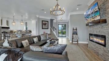 TV connectée, cheminée, espaces bureaux