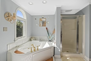 Shower, jetted bath, hair dryer