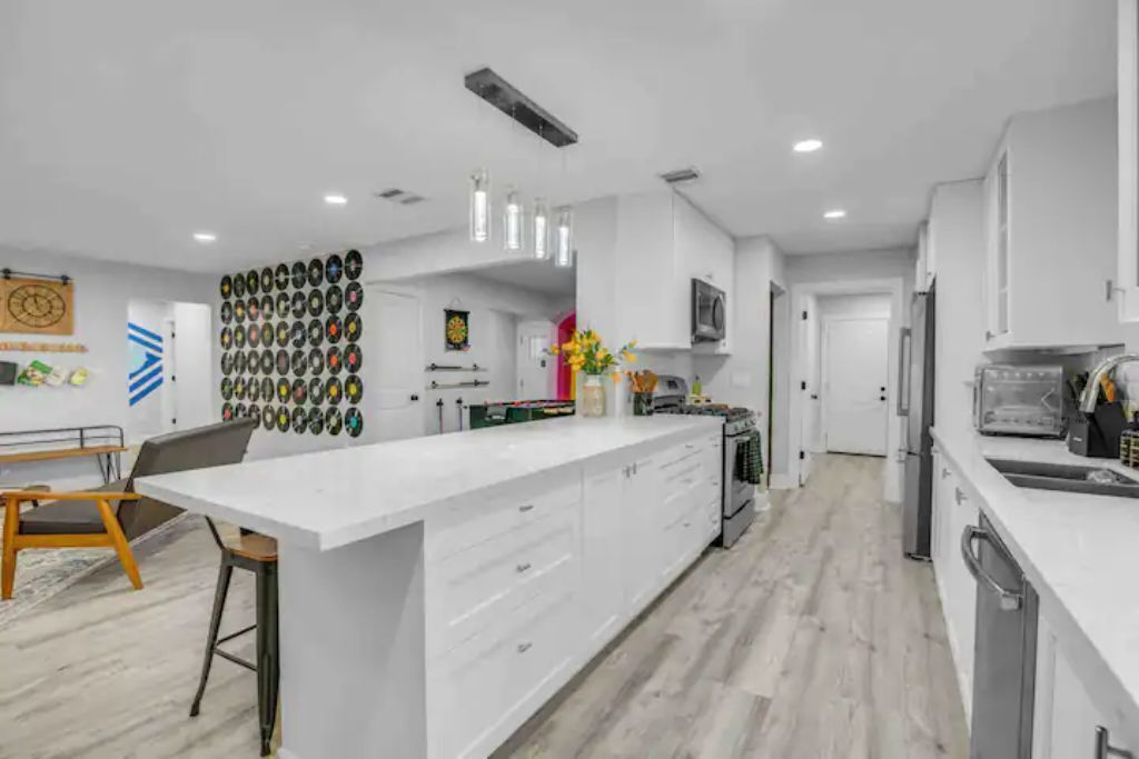 ثلاجة، ميكروويف، فرن، موقد طهي مسطح