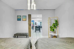 4 habitaciones, tabla de planchar con plancha y wifi gratis