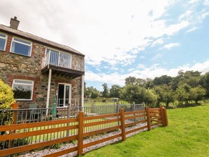 Property grounds - Coed y Glyn Bach Equestrian (Caernarfon)