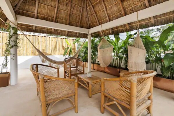 Terrace/patio - Casa Oleada 2bd 2ba w/ shared pool, 6min to beach (Sayulita)