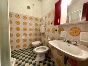 Apartment, 2 Bedrooms, Balcony, Ocean View | Bathroom