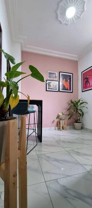 Interior - 4. Résidence Comme à la Maison (Abidjan)