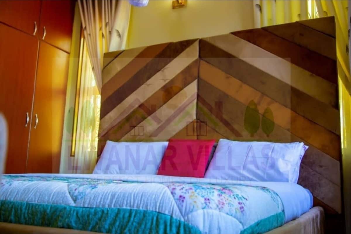Deluxe Apartment, 2 Bedrooms, Balcony, Lake View | Hypo-allergenic bedding available, desk, laptop workspace