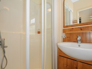 Cottage | Badkamer | Een douche