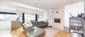 Stunning 4-bed House in Gidea Park