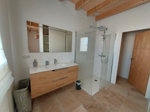 Hair dryer, soap, shampoo, toilet paper - L'océane 4, au Pied de la Dune de Contis (Saint-Julien-en-Born)