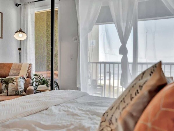 1 غرفة نوم ومكتب ومكواة/لوح كي وسرير سفر