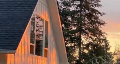 The Rock Tree House - A place to unwind and renew.