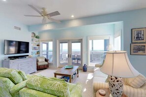 Living area - Conch Out - Beach Front, Private Pool, Private Mini-Putting Green! (St George Island)