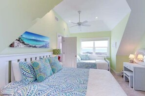4 bedrooms, free WiFi - Conch Out - Beach Front, Private Pool, Private Mini-Putting Green! (St George Island)