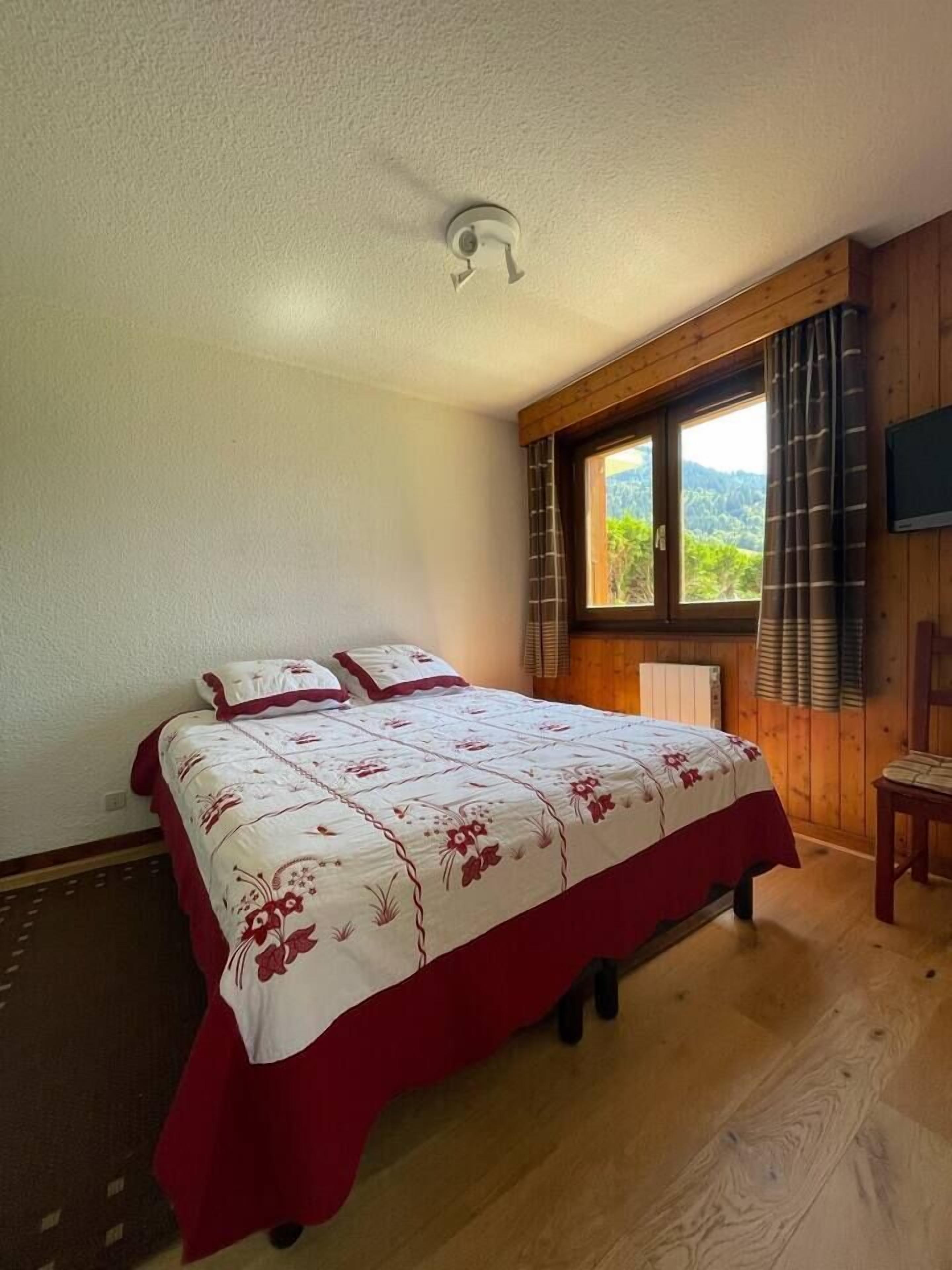 2 soverom, strykejern/-brett, reiseseng for barn og wi-fi (inkludert)