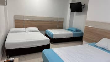 Comfort Triple Room | Peti besi dalam bilik, kalis bunyi, Wi-fi percuma, cadar katil