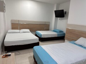 Comfort Triple Room | In-room safe, soundproofing, free WiFi, bed sheets - Hotel Boutique Deluxe (Santa Marta)