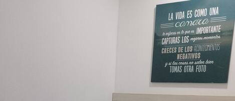 Habitación Deluxe doble | Caja fuerte, sistema de insonorización, wifi gratis y ropa de cama