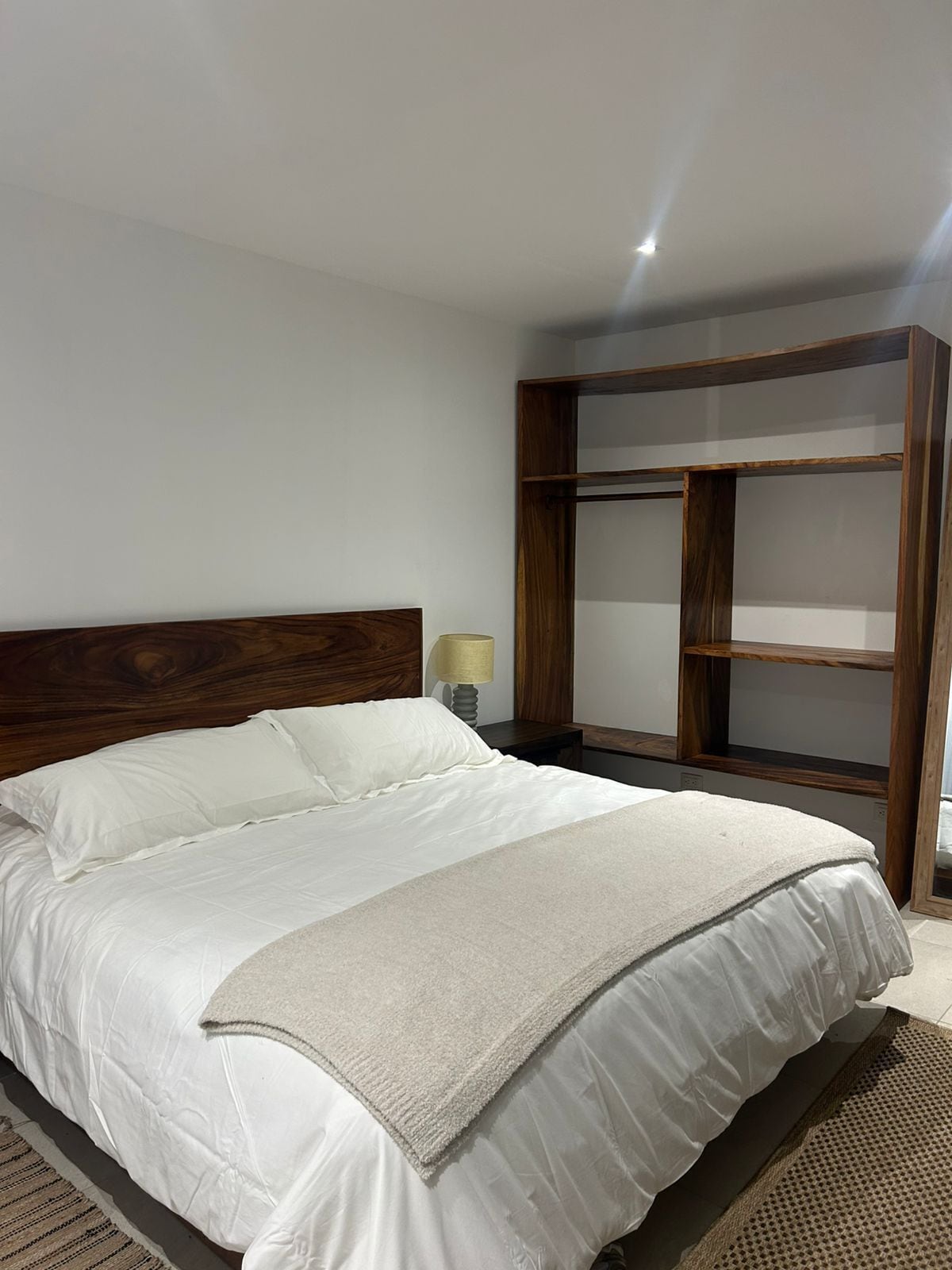 尊爵客房 | 埃及棉床單、高級寢具、客房內保險箱、獨特裝潢