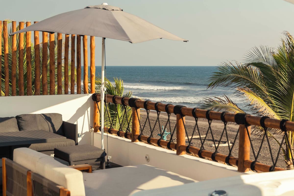 Deluxe Bungalow, 1 Bedroom, Ocean View | Living area | Smart TV