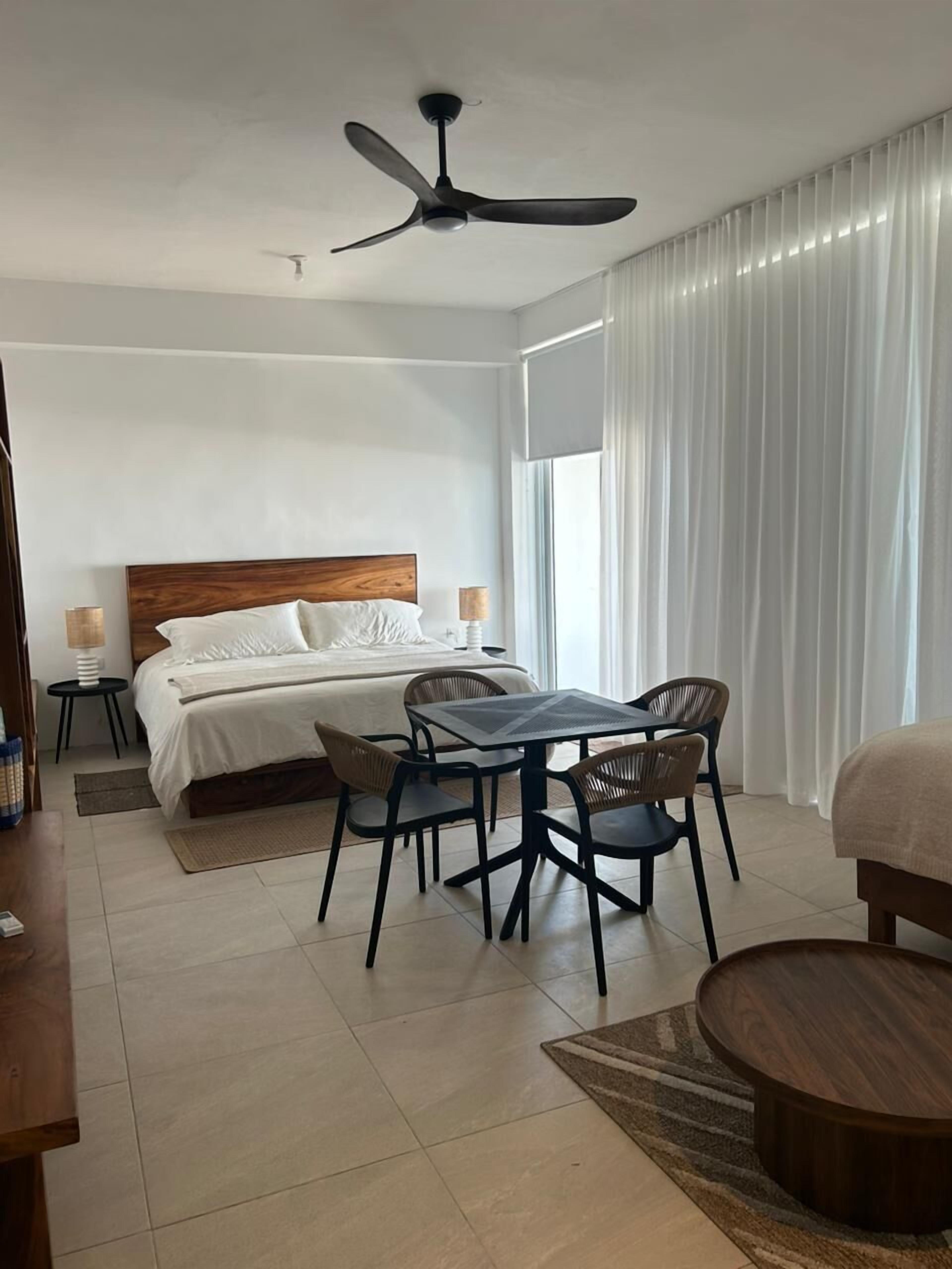 豪華客房, 1 間臥室, 海景 | 埃及棉床單、高級寢具、客房內保險箱、獨特裝潢