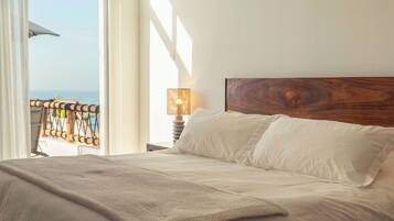 Exclusive Room | Egyptian cotton sheets, premium bedding, in-room safe