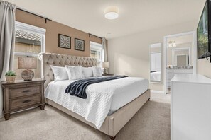 8 habitaciones, tabla de planchar con plancha, wifi y ropa de cama