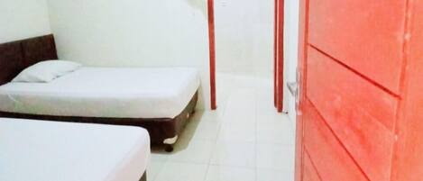 Standard Room | Soundproofing, bed sheets
