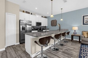 Microwave, dishwasher, high chair - 4 Bedrooms/ 3 Bathrooms/ Storey Lake (3075 PP) (Kissimmee)