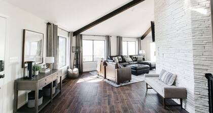 Incredible Mountain Views! Flagstaff home in Continental Country Club Sleeps 12