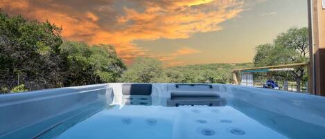 مغطس سبا خارجي